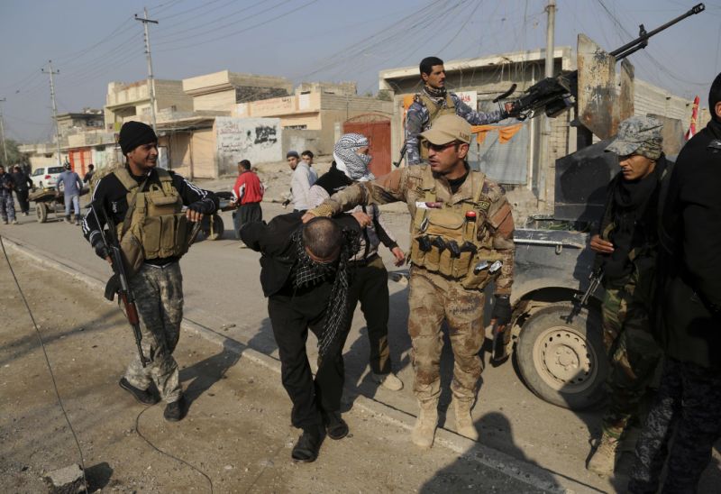  Military intelligence arrests two Islamic State members in operation in Kirkuk