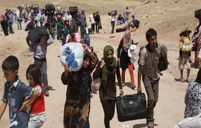  Hundreds flee Mosul’s Kokajli fear ISIS shelling