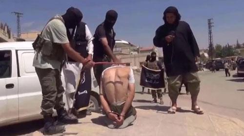  ISIS flogs young man 30 times for wearing t-shirt with foreign phrases