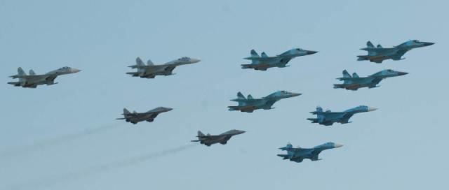  Russia announces the participation of 50 aircraft in bombing ISIS in Syria