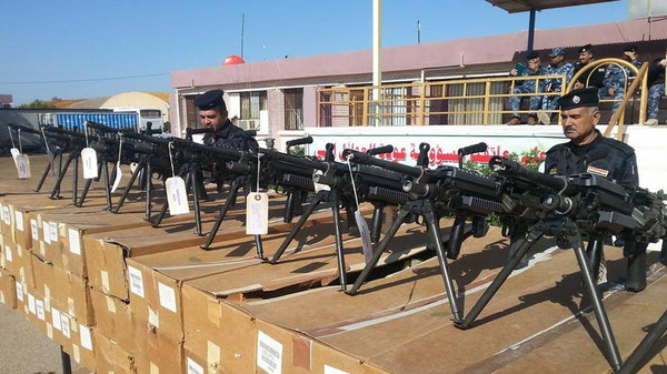  Anbar police receives sophisticated American weapons