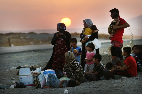  Peshmerga forces receive six fleeing families in Kirkuk