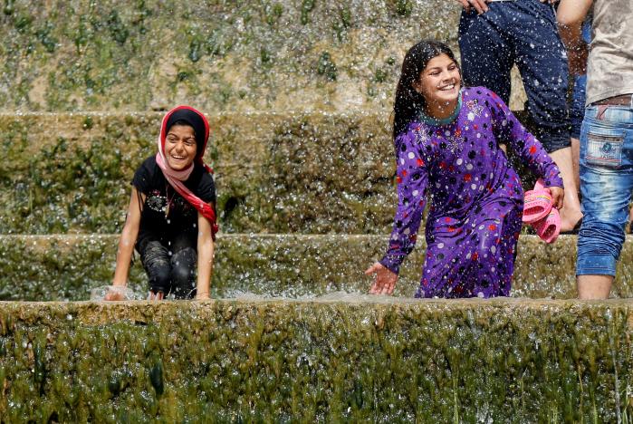  At Mosul waterfalls, Iraqis savor small joys of post-Islamic State life