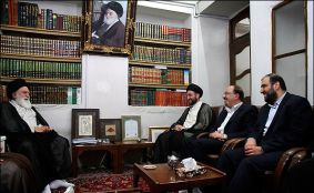  Hakim meets with religious authorities in Iran