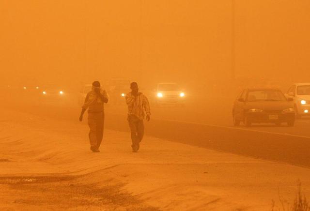  Sandstorm sweeps the Middle East including Iraq