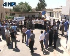  Nineveh contracted employees demonstrate calling for permanent employment