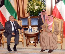 Oil Minister meets Emir of Kuwait