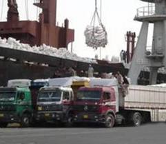  Umm Qasr port receives 6 ships loaded with wheat, sugar