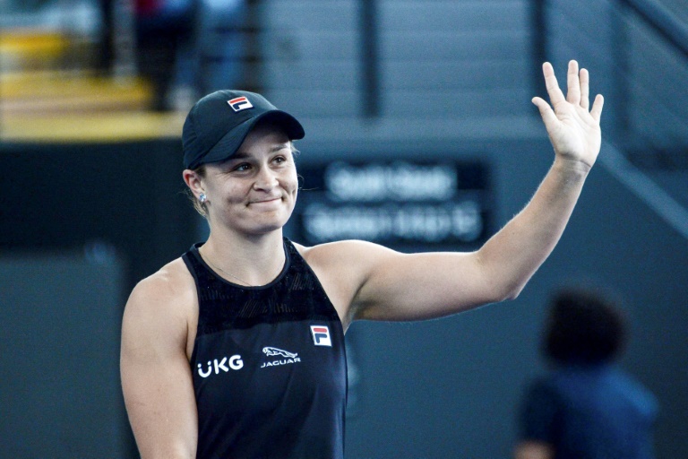  World tennis No.1 Ashleigh Barty announces shock retirement