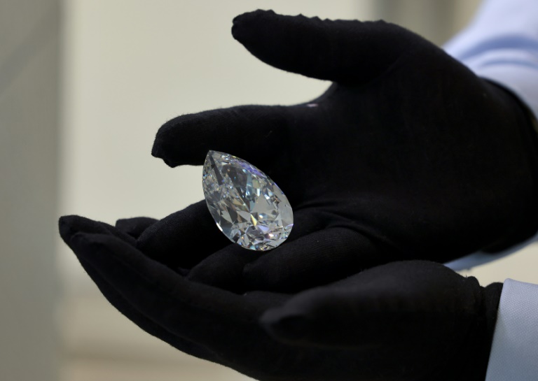  Giant white diamond ‘The Rock’ makes debut in Dubai