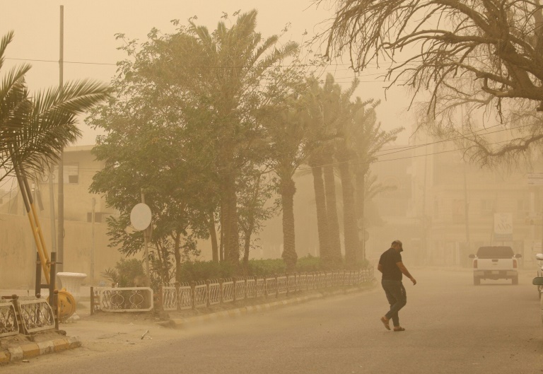  Dozens hospitalised as Iraq gripped by dust storm