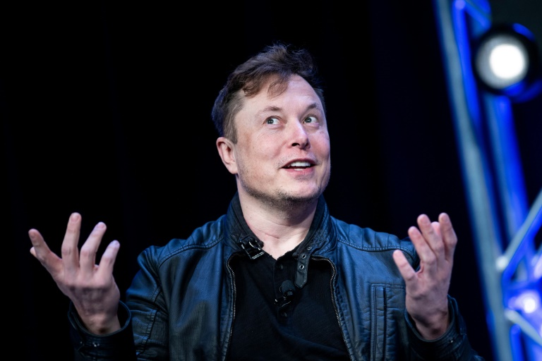  Musk says no Twitter deal without clarity on spam accounts