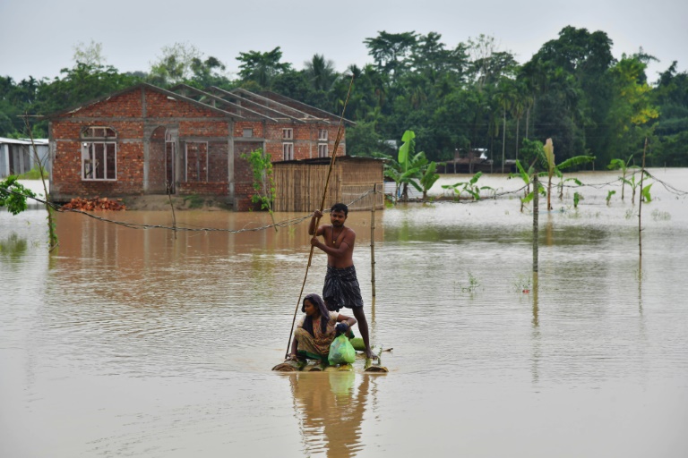  Bangladesh floods recede but millions still marooned