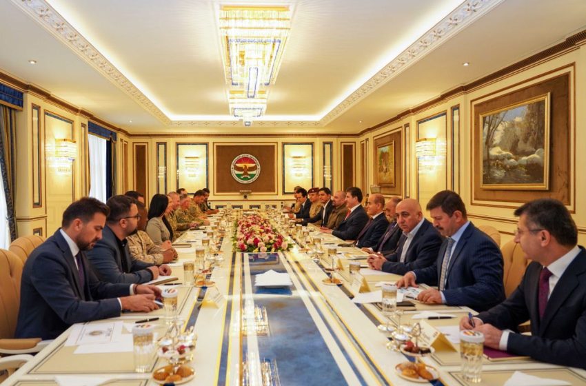  Kurdistan Region President meets with coalition forces commander