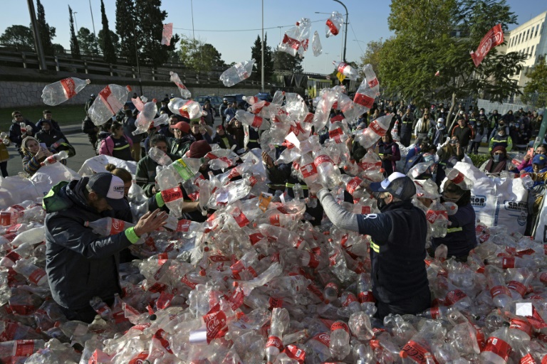  Global plastic waste on track to triple by 2060