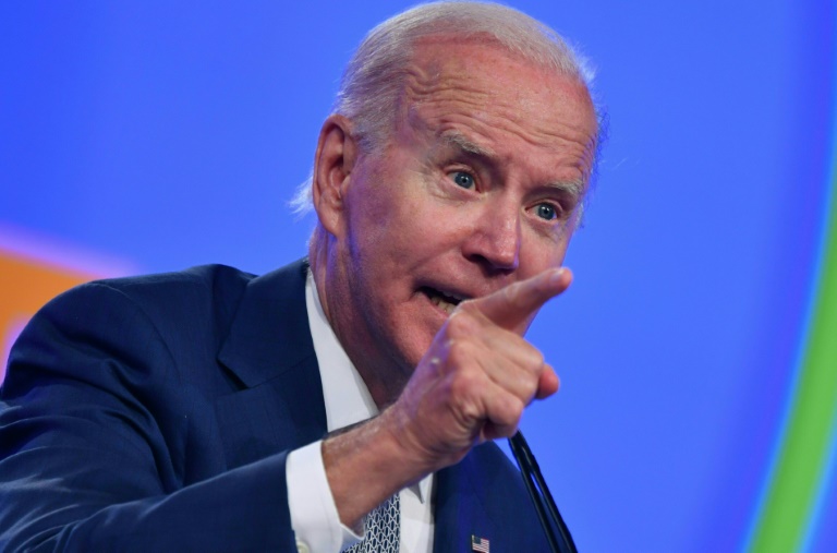  Biden chastises oil industry over fuel costs