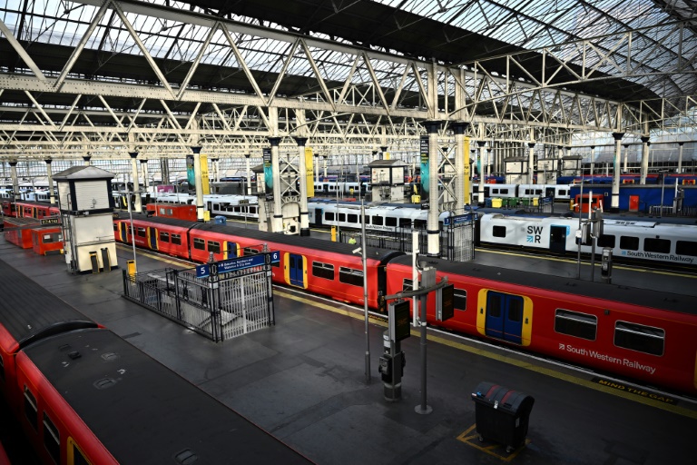  Fresh transport strikes hit UK, mainland Europe