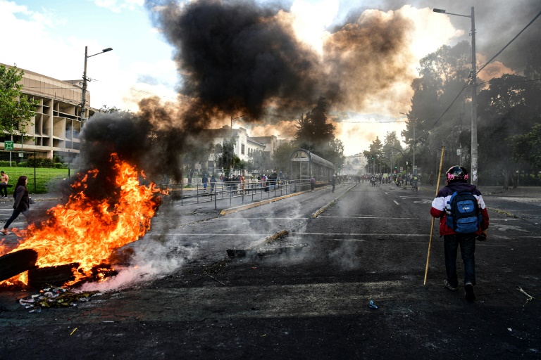  Ecuador warns protests could force halt to oil production