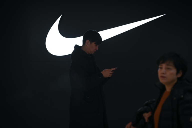  Nike profits dip on lower sales in North America, China