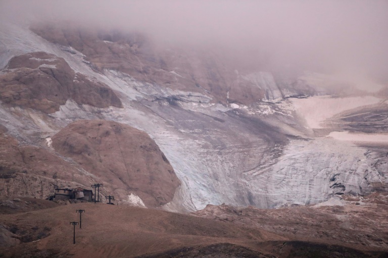  Thermal drones seek survivors after deadly Italy glacier collapse