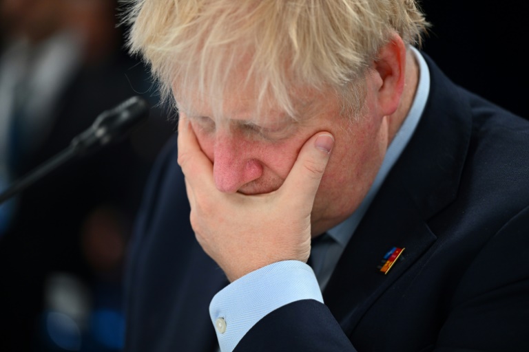  Six candidates still in race to replace UK PM Johnson