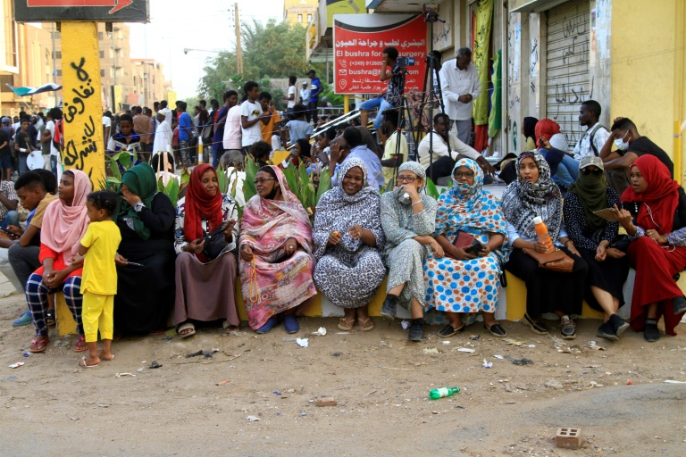  Sudan anti-coup protests stay on the streets, rejecting army offer