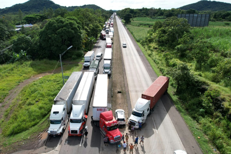  Protesters in Panama leave part of key highway