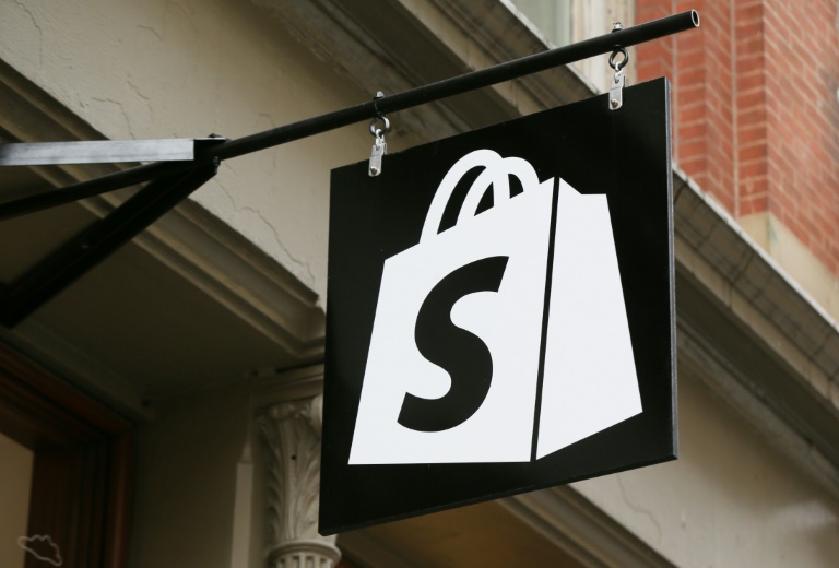  Shopify cuts staff as tech firms tighten belts