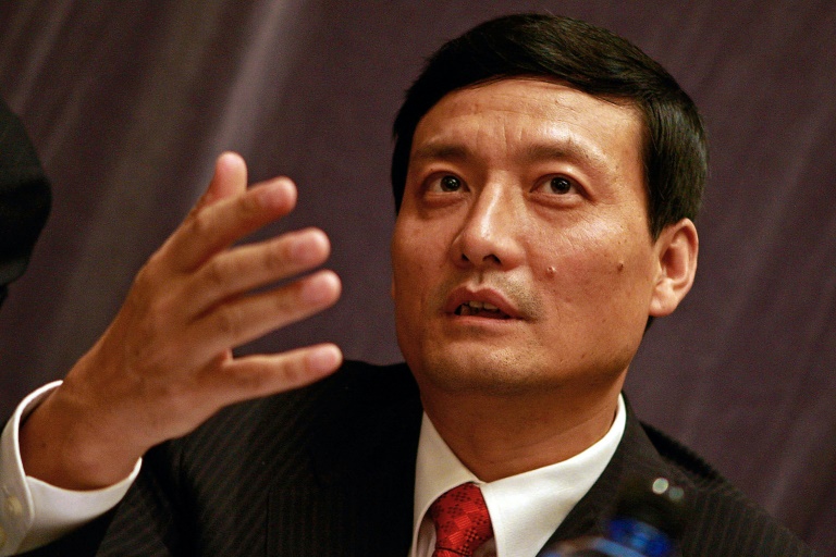  China’s industry minister faces corruption probe