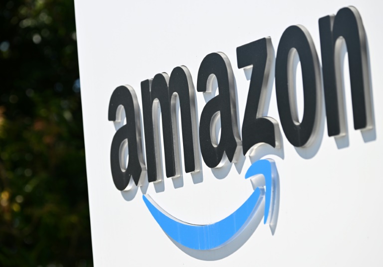  Amazon tops expectations as quarterly sales climb