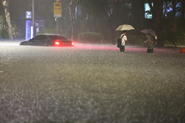  Torrential rain, flooding in Seoul kill seven