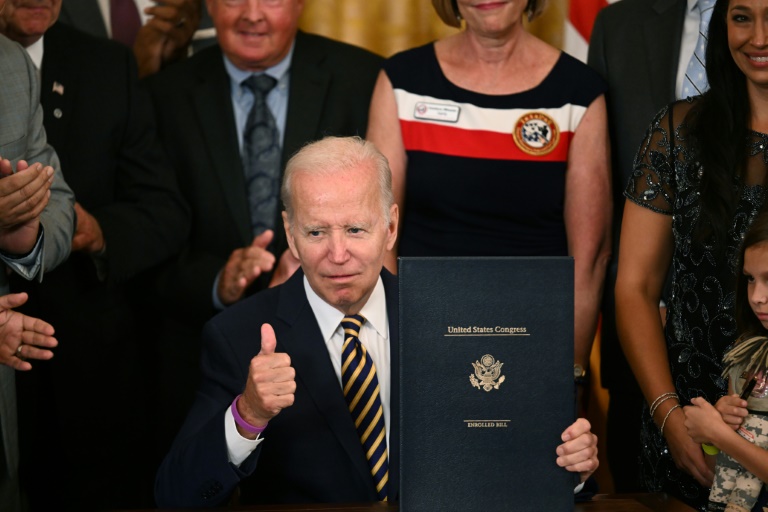  Biden signs bill aiding veterans exposed to toxins