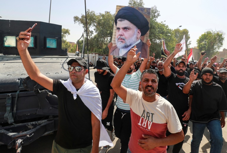  Iraq’s Sadr sets deadline to dissolve parliament