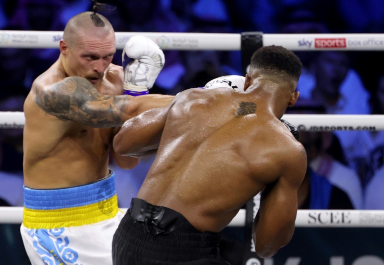  Usyk beats Joshua by split decision in heavyweight title fight