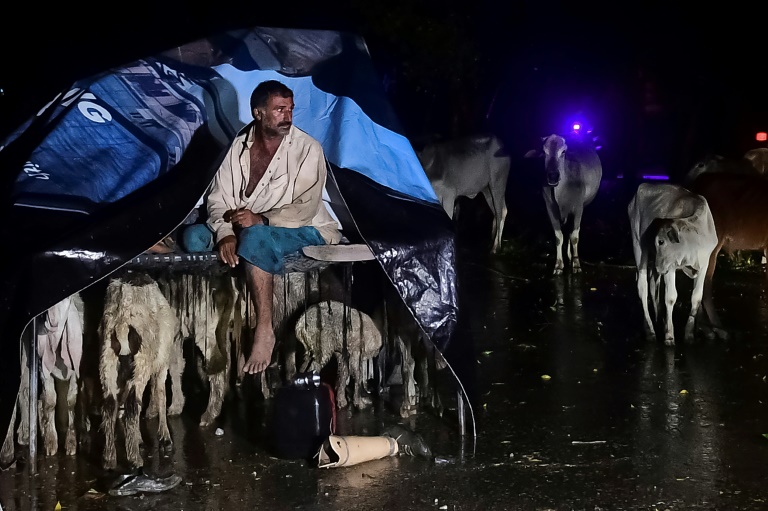  Pakistan declares emergency as millions affected by floods