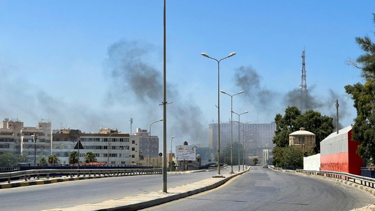  Deadly clashes shake Libyan capital as political crisis deepens