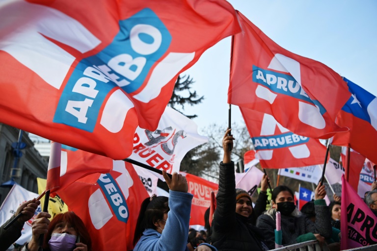  Chile to vote on overhauling dictatorship-era constitution