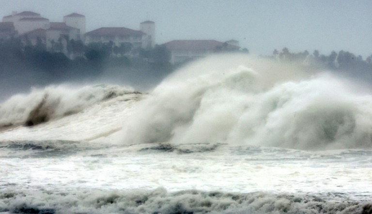  Power outages, damage as Typhoon Hinnamnor hits South Korea