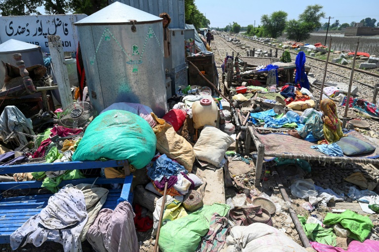  Shame, misery as Pakistan floods leave many without toilets