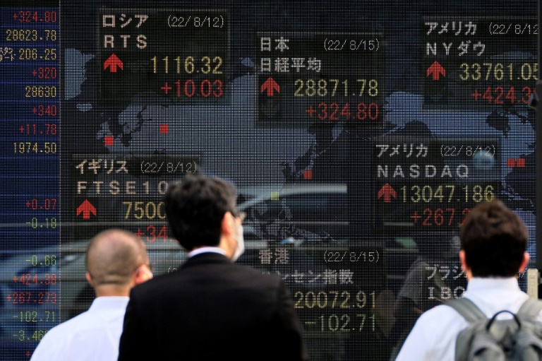  Tokyo stocks open higher tracking US gains