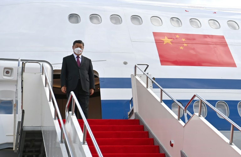  Xi lands in Kazakhstan in first trip abroad since pandemic