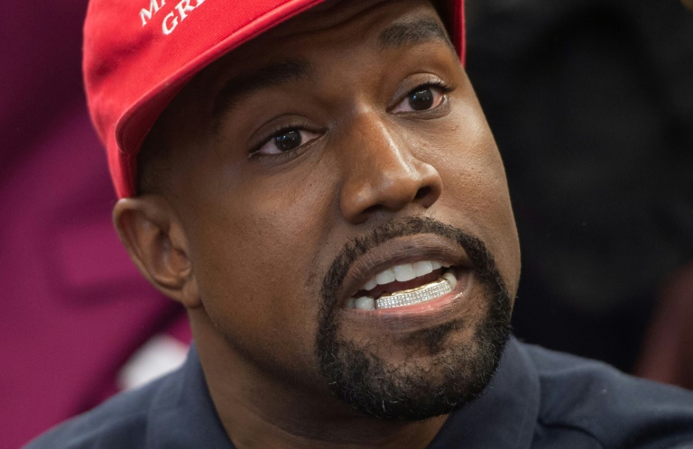  Kanye West ends Gap partnership, aims to open own boutiques