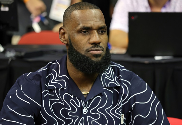  LeBron, Paul rip NBA for falling short in punishing Sarver