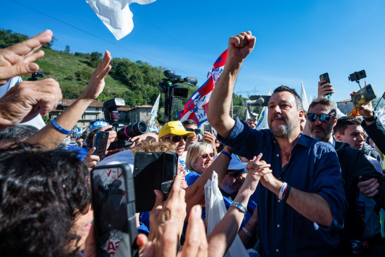  Italy’s Salvini fires up base in northern fiefdom