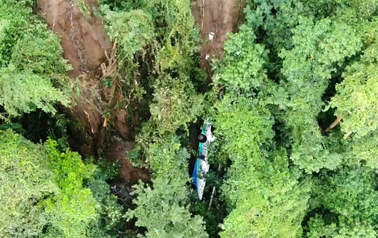  Bus plunges into Costa Rican ravine, killing at least nine