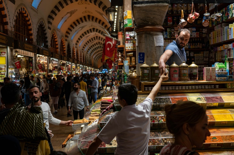  Inflation-hit Turkey cuts rate for second month