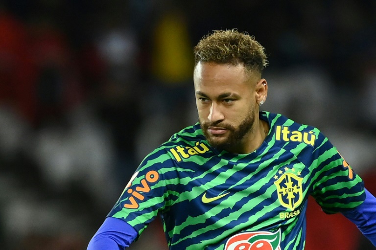  Neymar swept up in Brazil vote battle after video for Bolsonaro