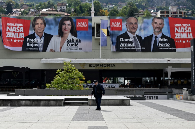  Bosnia heads to polls as ethnic tensions dominate vote