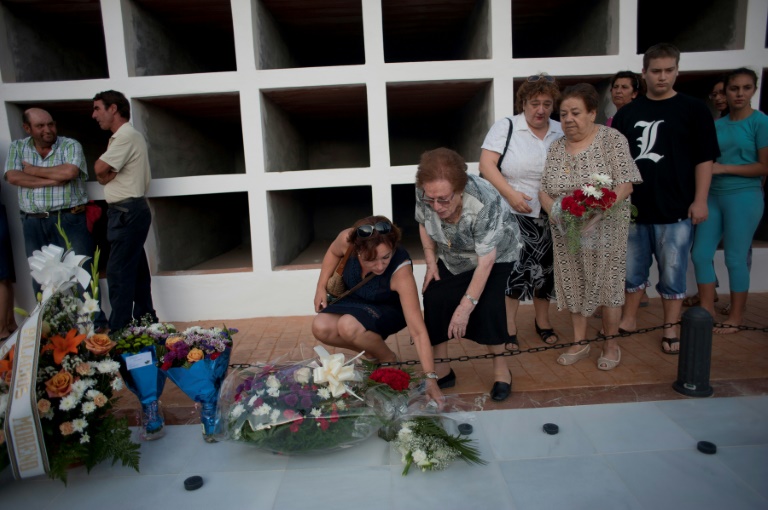  Spain lawmakers pass bill honouring Franco-era victims