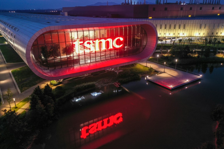  Chipmaker TSMC’s sales buck estimates, competition slowdown